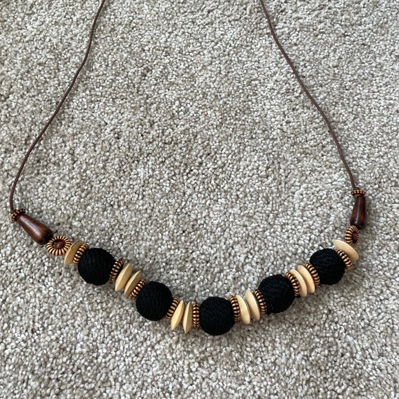 Wood and woven statement necklace light weight - Picture 2 of 4